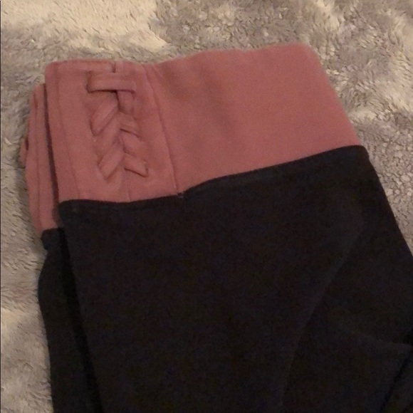 PINK leggings 💗 - Picture 2 of 5